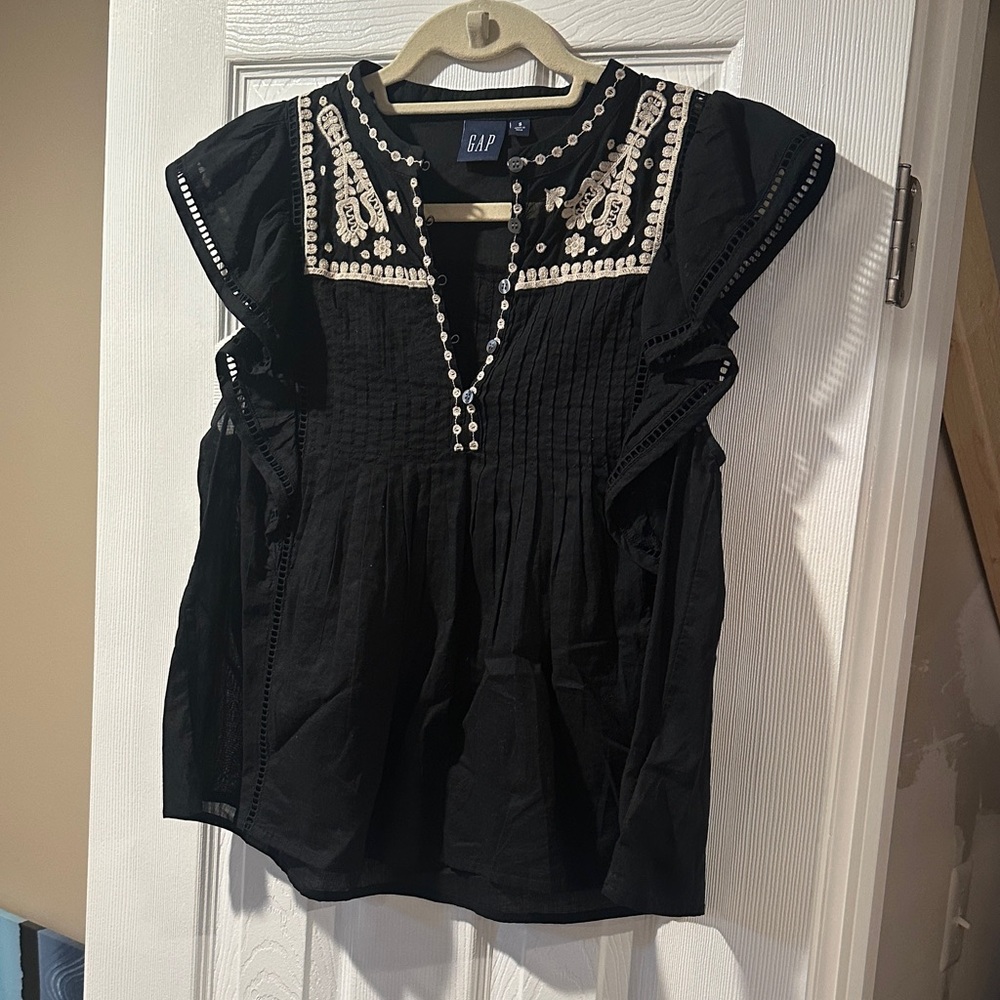 GAP Black and White Embroidered Blouse
